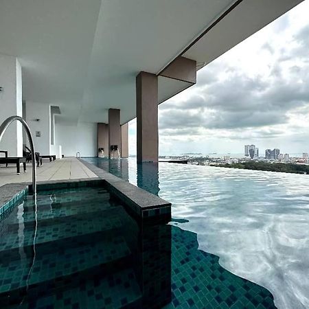 The Apple Premier Condo Three Bedroom In Melaka エクステリア 写真