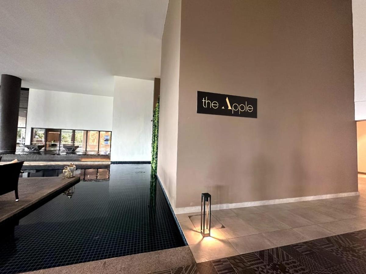 The Apple Premier Condo Three Bedroom In Melaka エクステリア 写真